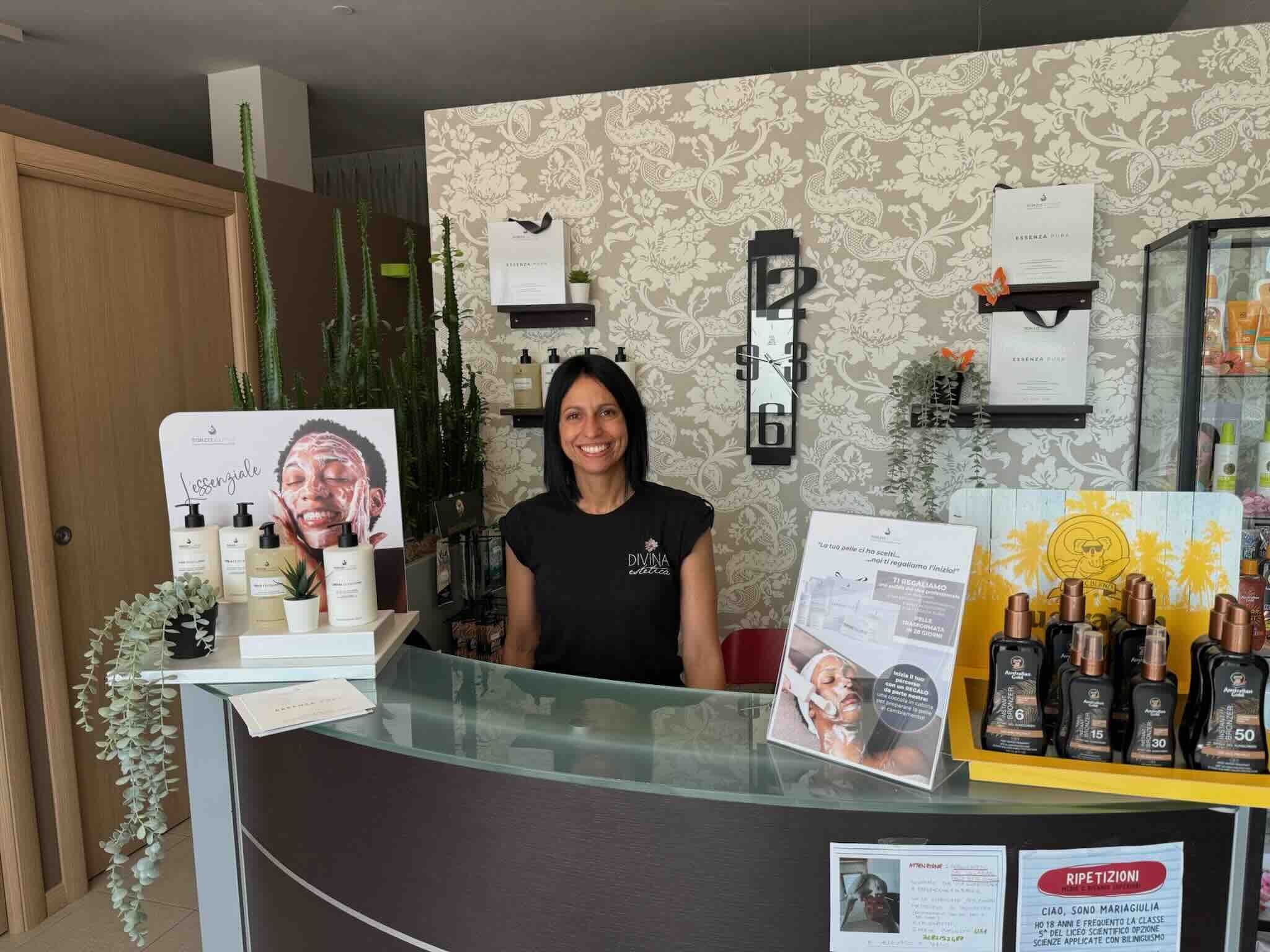 Sara, Estetica Divina